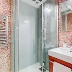 Classy 2-bdr In Termini District Rzym