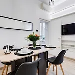 Classy 2-bdr In Termini District