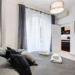 Apartament Classy 2-bdr In Termini District *