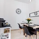 Classy 2-bdr In Termini District Apartament Rzym