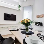 Classy 2-bdr In Termini District *