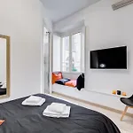 Classy 2-bdr In Termini District Apartament