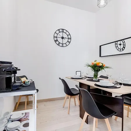 Classy 2-bdr In Termini District Appartement Rome