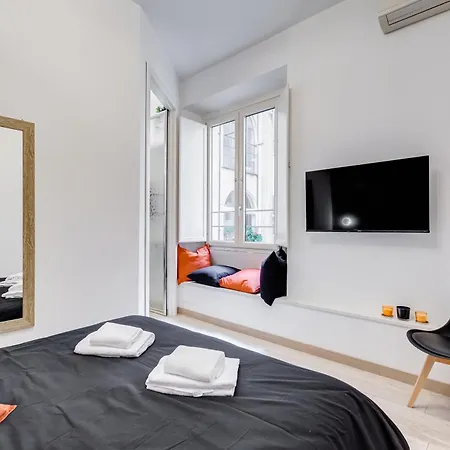 Classy 2-bdr In Termini District Apartamento