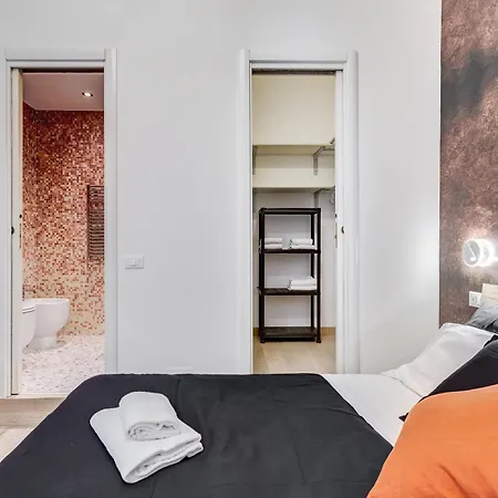 Classy 2-bdr In Termini District Apartman