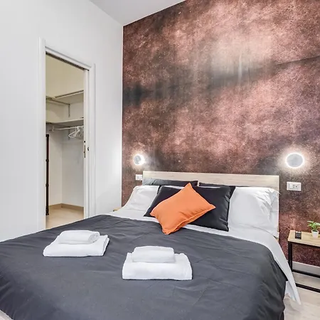 Classy 2-bdr In Termini District