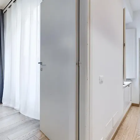 Apartman Classy 2-bdr In Termini District