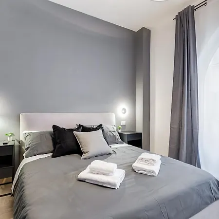 Classy 2-bdr In Termini District * Rom