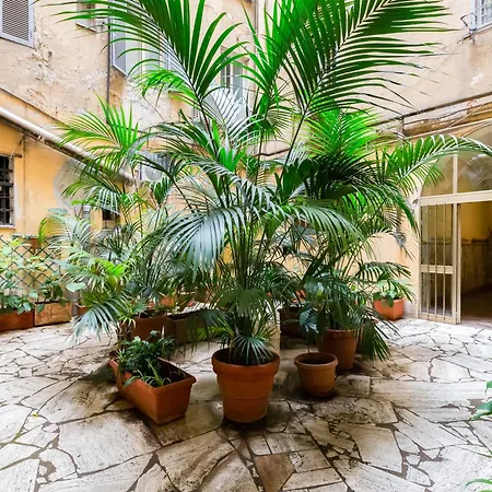 Classy 2-bdr In Termini District Rom