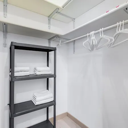 Lejlighed Classy 2-bdr In Termini District Rom