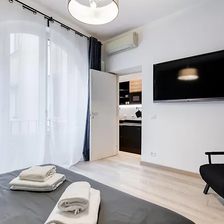 Classy 2-bdr In Termini District * Rom